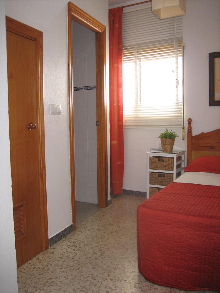 Hostal Tarantelo Conil Conil De La Frontera Exteriör bild